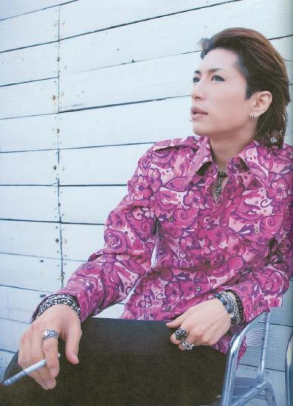 Gackt in pink